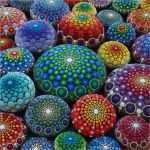 Dot Painting Vorlagen Elegant the Colorful Mandala Stones Of Elspeth Mclean