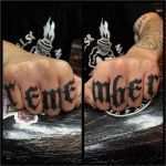 Tattoo Schriften Vorlagen Gut Tattoo Gothic Schrift Auf Dem Finger Remember