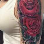 Tattoo Vorlagen Hübsch Tattoo Rose Auf Dem Oberarm