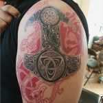 Wikinger Tattoos Vorlagen Wunderbar Tattoo Thors Hammer Auf Dem Arm